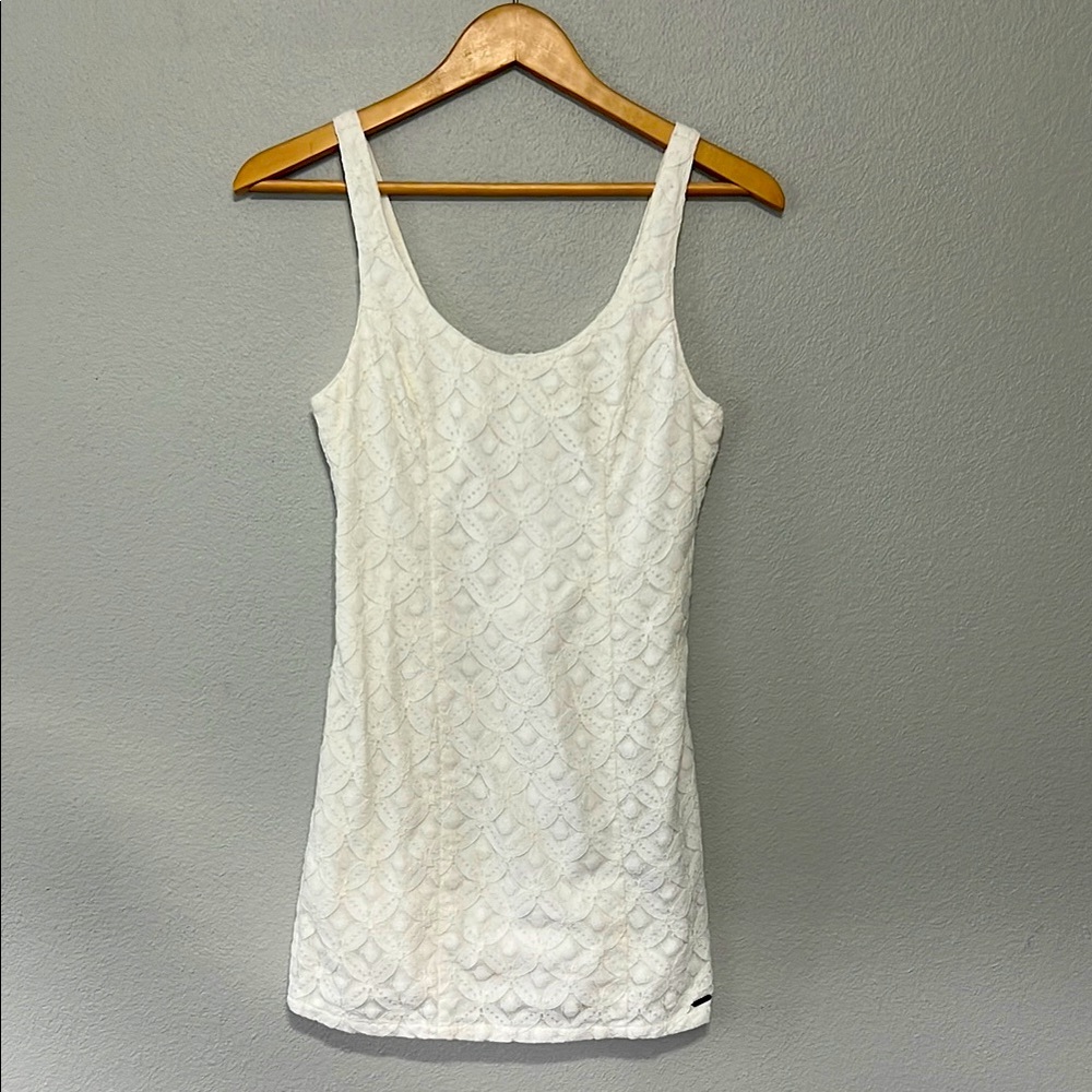 Hollister White Fitted Floral Lace Dress with Sleeveless Design Sz 1 Woman’s